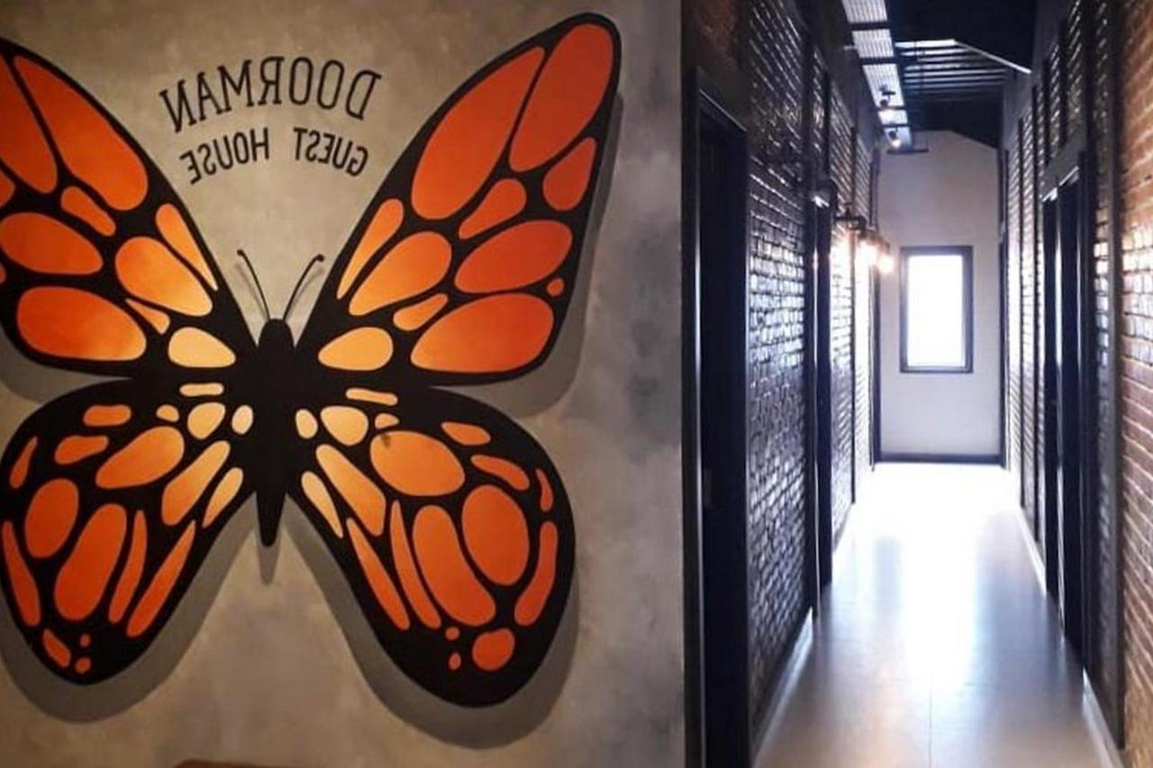 Reddoorz Plus @ Doorman Guest House Bandung Exterior foto